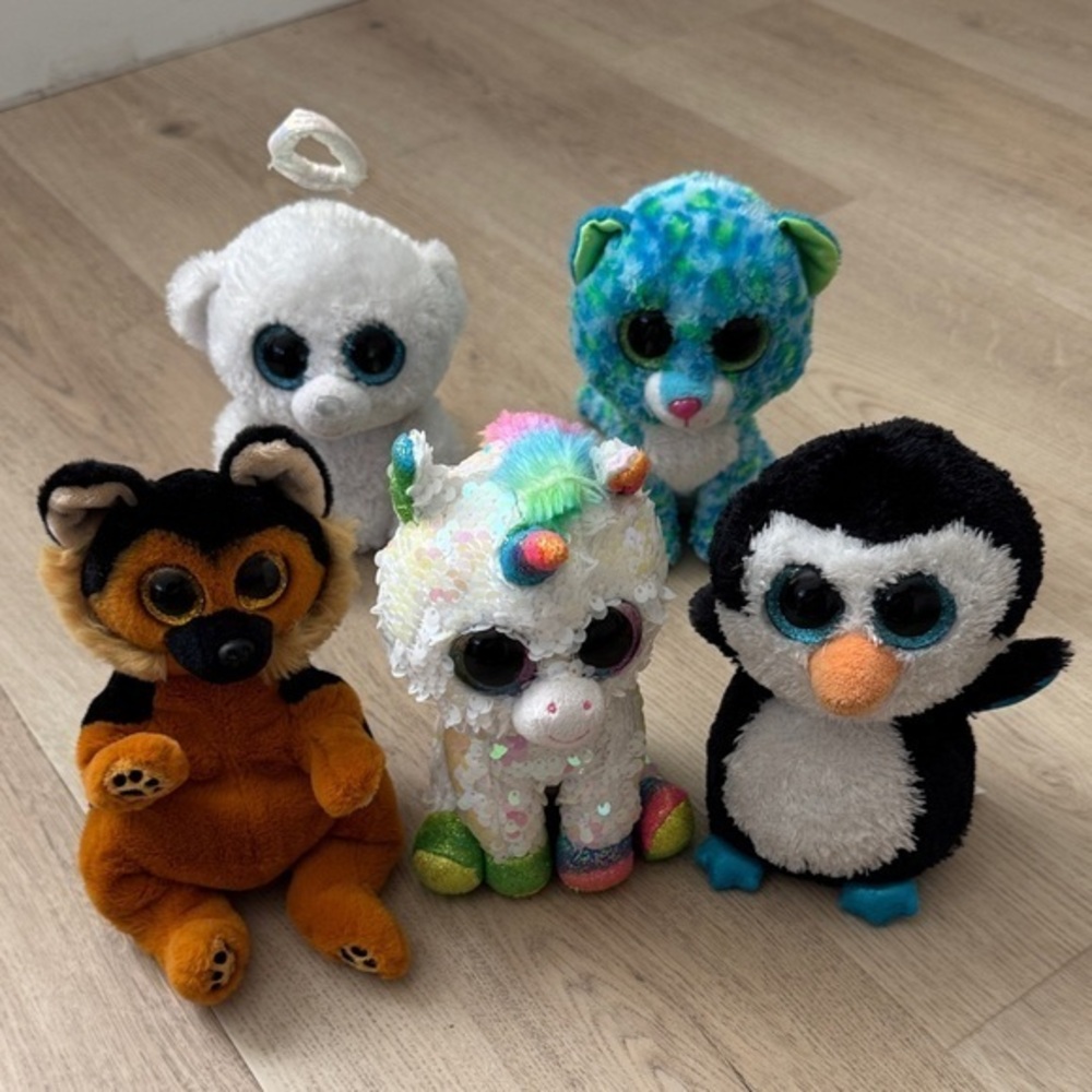 TY plushies 💙
